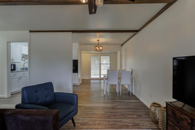 Building Photo - 5323 33rd St