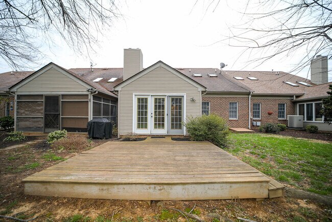 Deck - 109 Pelham Dr