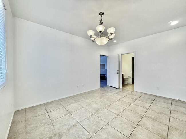 Building Photo - 10037 White Mulberry Dr