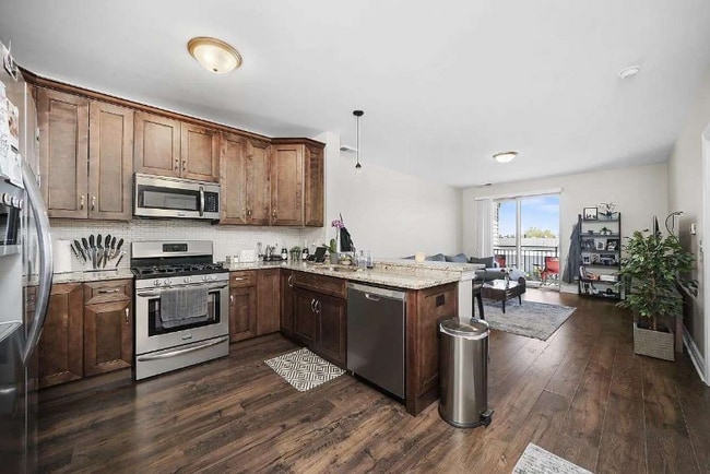 Building Photo - 6614 W 65th St