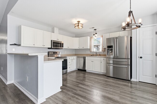 Building Photo - 127 Bermuda View