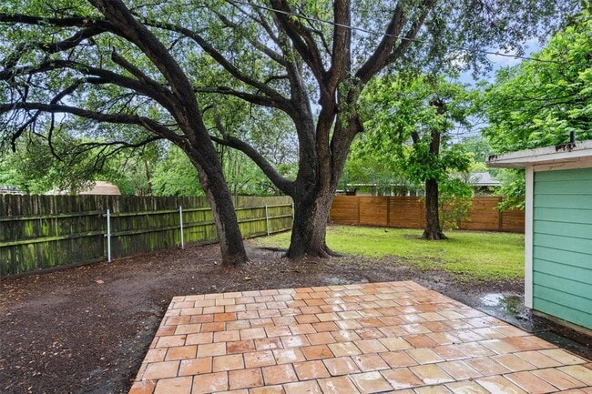 Building Photo - 5212 Berkman Dr