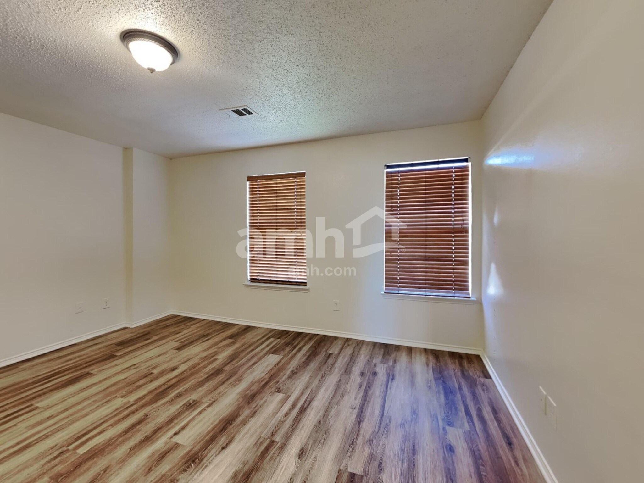 Building Photo - 10308 Oak Branch Ln