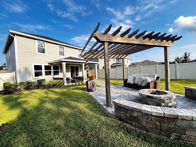 Building Photo - ? Immaculate 4 Bedroom, 3 Bath Home in Sto...