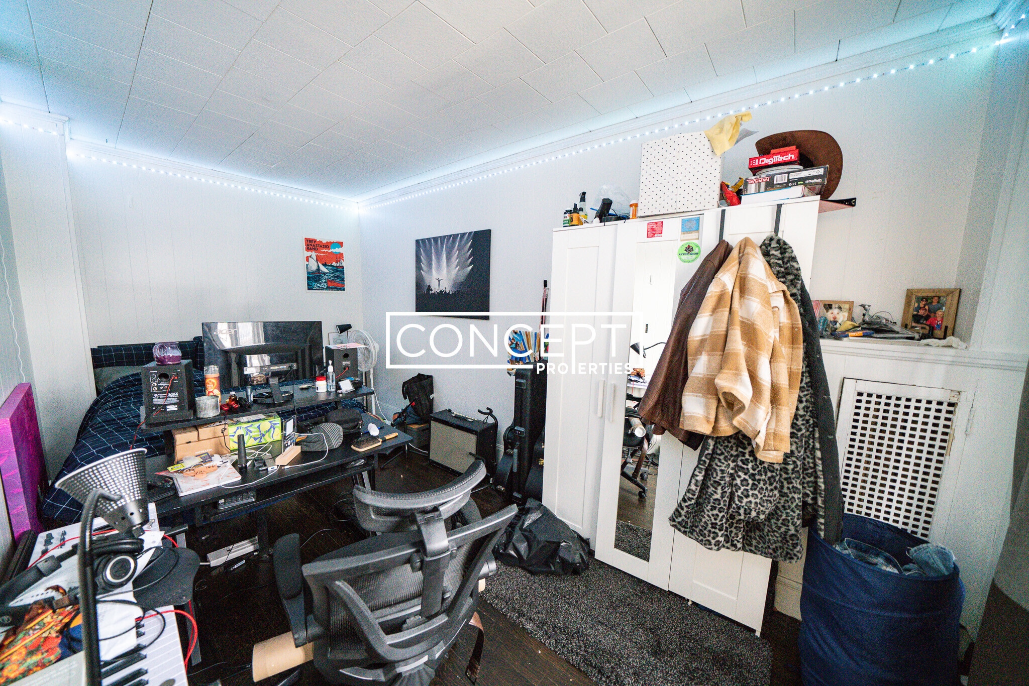 Building Photo - 52 Fenway