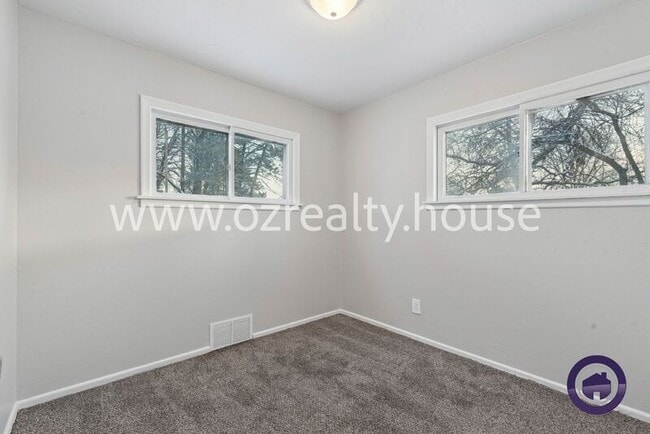 Building Photo - 532 W Capistrano Ave