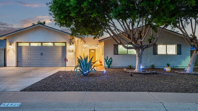 Building Photo - 2530 N 68th Pl