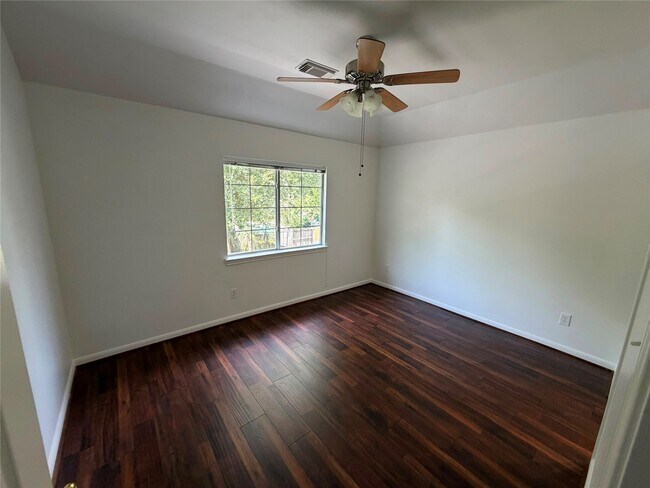 Building Photo - 1103 Glendale Dr