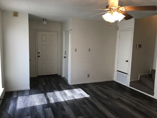Building Photo - 7002 Silver Canyon