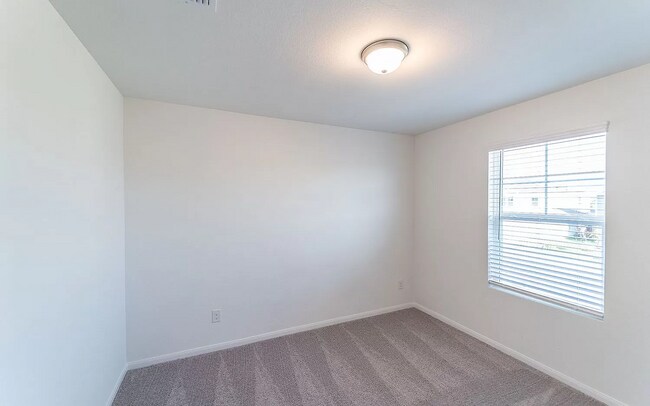 Building Photo - 200 Copper Lily Dr