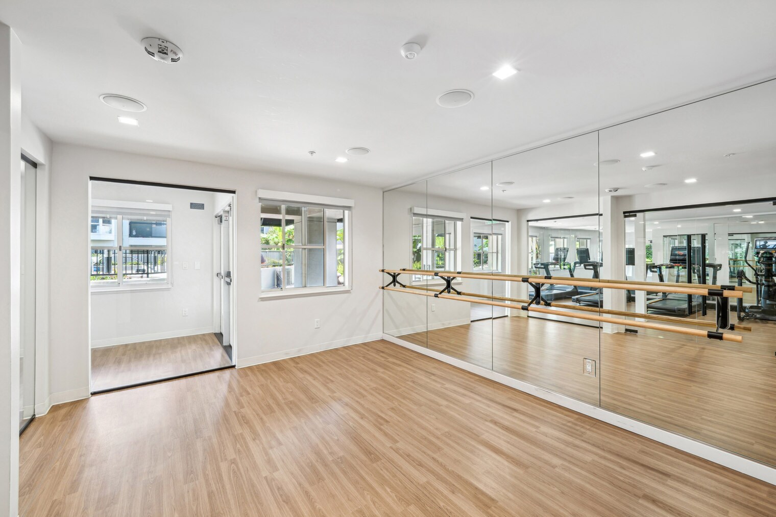 Building Photo - 501 Delancey St
