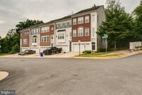 Building Photo - 2655 Glenriver Way