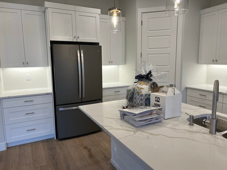 Building Photo - 2744 W Columbo Ln