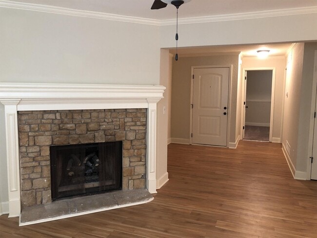 Classic Living Room - Woodhaven Apartments