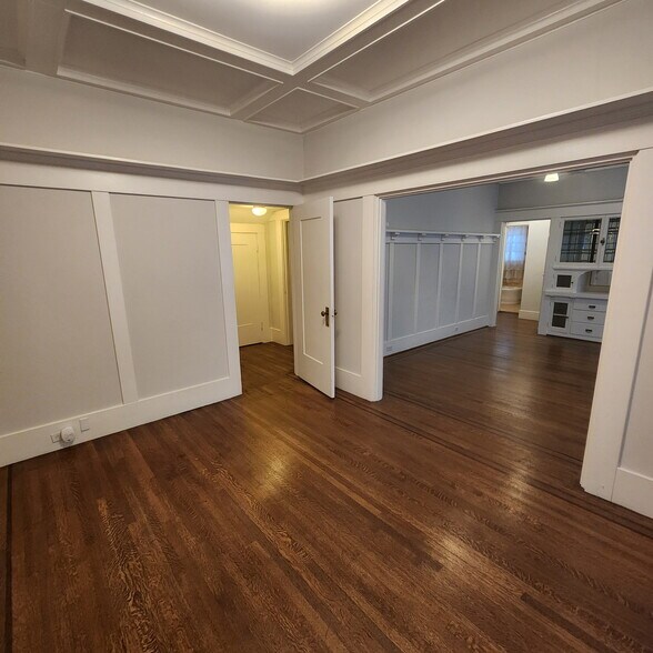 Building Photo - 459 Boulevard Way