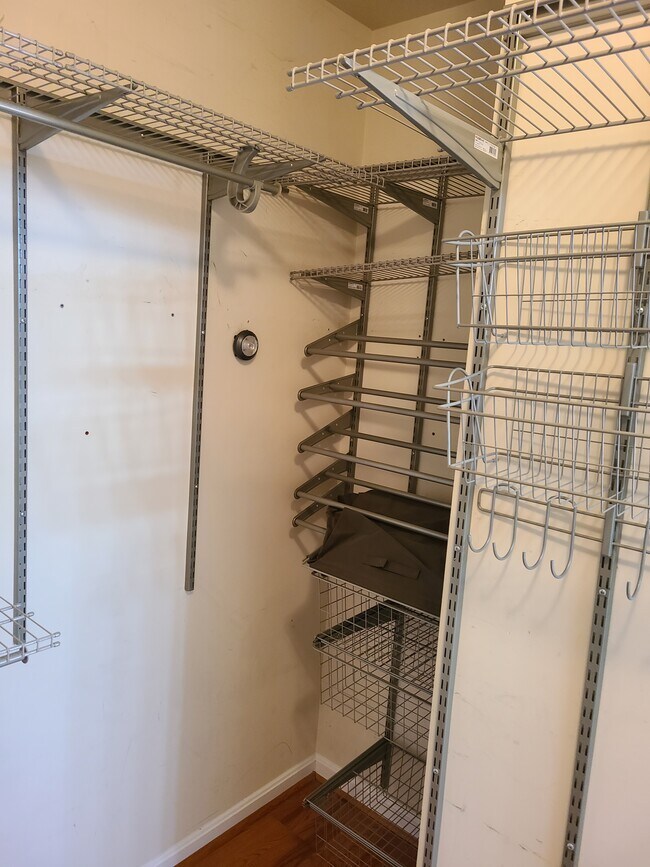 Building Photo - 4550 Strutfield Ln