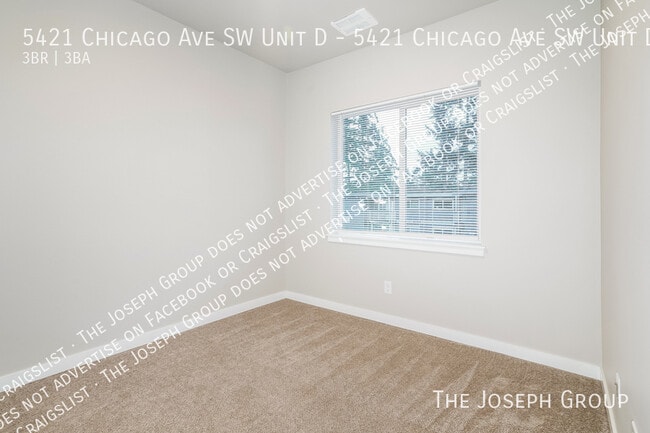 Building Photo - 5421 Chicago Ave SW