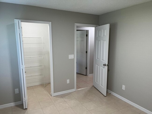 Building Photo - 1918 Turtle Creek Pl