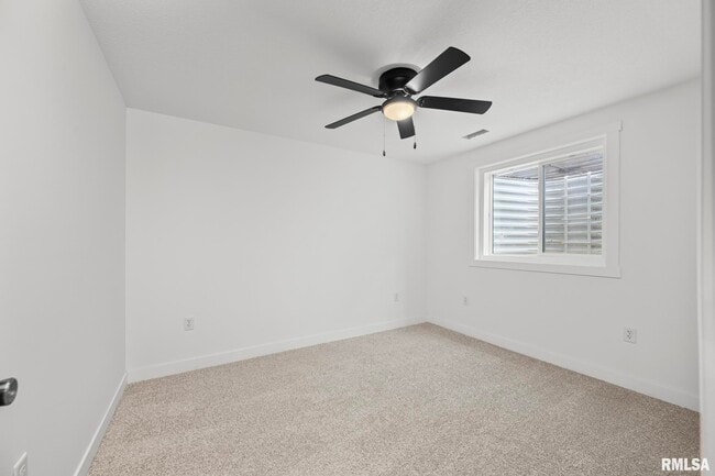 Building Photo - 813 WILLIAMS Way