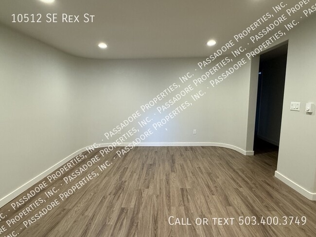 Building Photo - 10512 SE Rex St