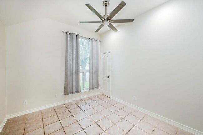 Building Photo - 303 Cinnamon Teal Loop
