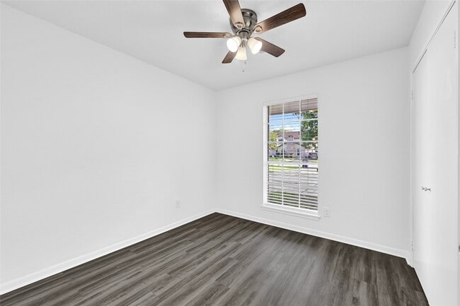 Building Photo - 2030 Mustang Springs Dr