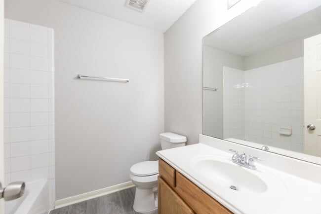 Building Photo - 727 Richview Dr