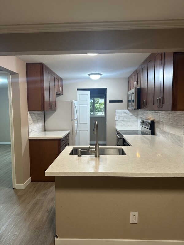 Building Photo - 12630 100th Ln NE