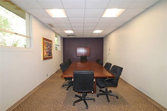 Building Photo - 3060 Pharr Ct N Northwest