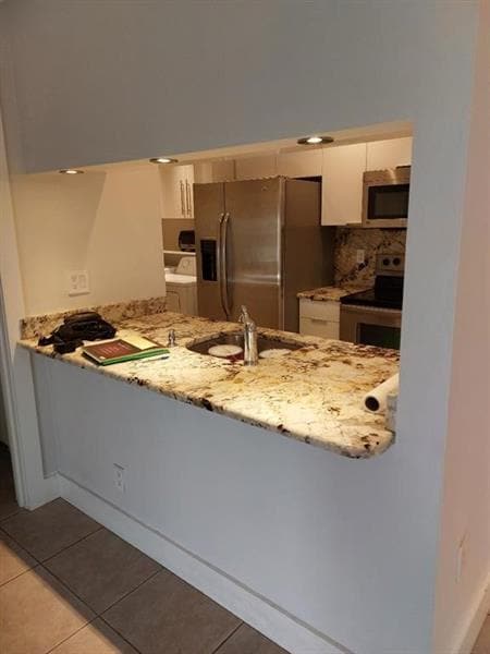 Building Photo - 2718 N Nob Hill Rd