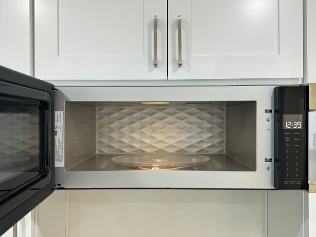 Building Photo - 3536 West Ave