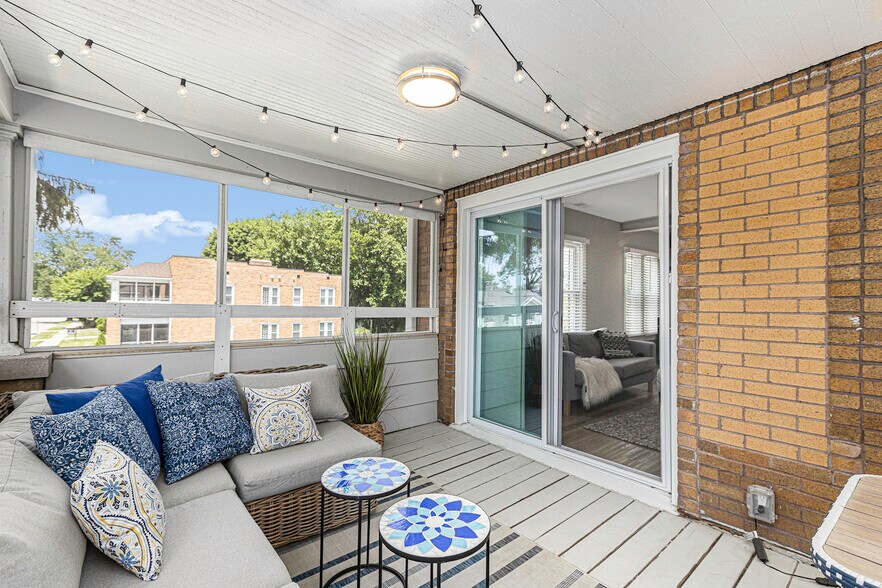 Building Photo - 211 S Pleasant St