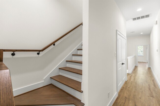Building Photo - 1810 Palmetto Landing Dr