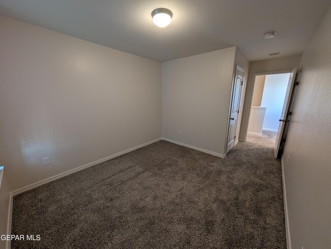 Building Photo - 517 La Entrada Cir