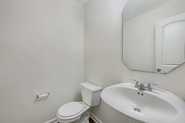 Building Photo - 14 Grace Chapel Ct