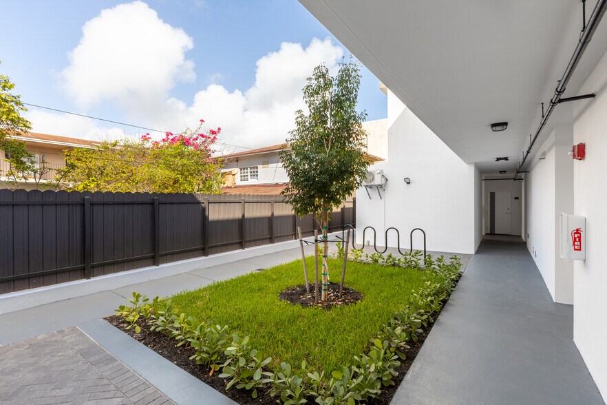 Building Photo - 1547 NW 2nd St