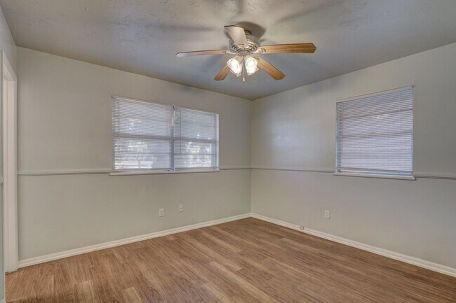 Building Photo - 3 Bed 2 Bath in Del City- Judy Dr is back!