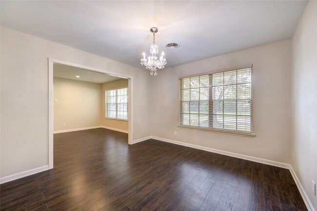 Building Photo - 9611 Greenwillow St