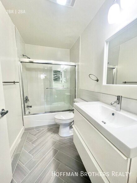 Building Photo - 860 S Ardmore Ave