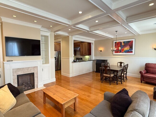 Building Photo - 1330 Sanchez St