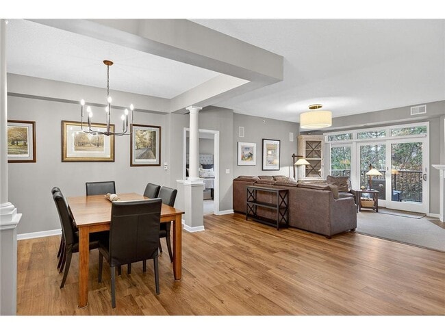 Building Photo - 5250 Grandview Square