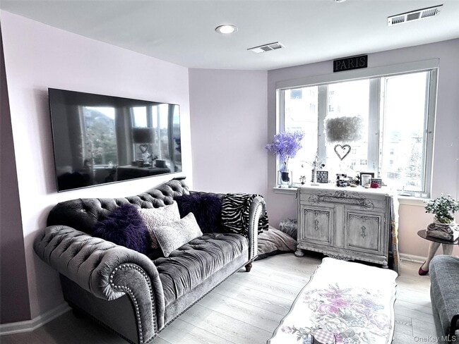 Building Photo - 1321 Round Pointe Dr