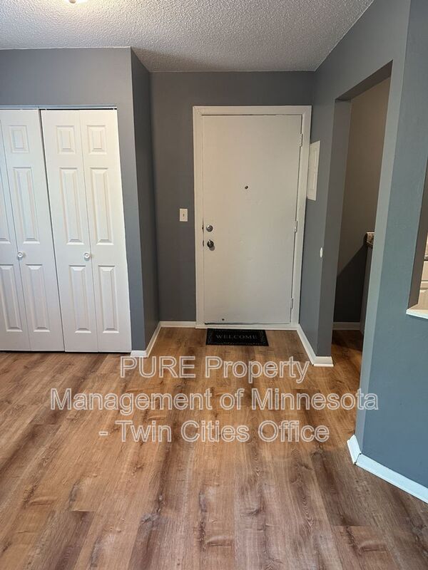 Primary Photo - 1562 Motor Ave