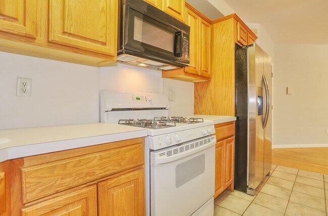 Primary Photo - 205-207 Madison St