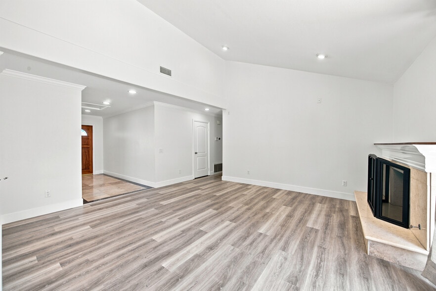 Building Photo - 17006 Countrypark Ln