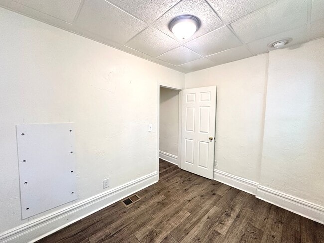 Building Photo - Updated 4 Bed, 1 Bath Home in Hazelwood - Central AC & Heat, Minutes from Downtown - Available Now!