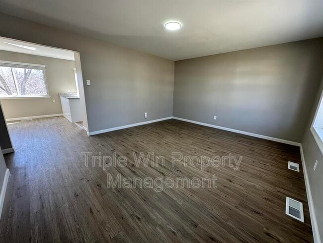 Building Photo - 5122 Ville Maria Ln