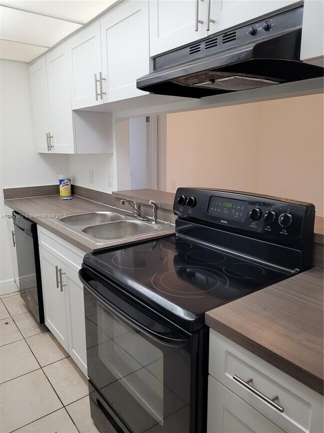 Building Photo - 4455 Treehouse Ln