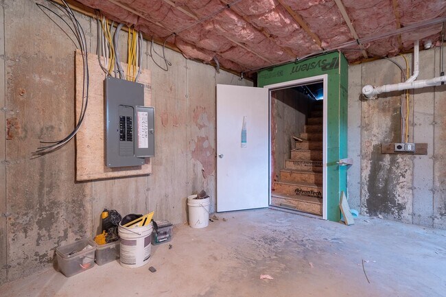 Building Photo - 86 Reservoir Dr