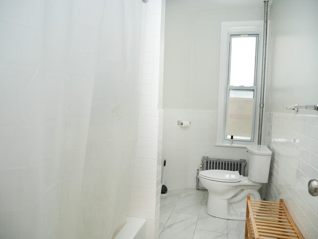 Building Photo - 10 Beals St